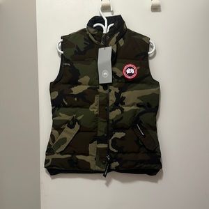Selling women’s size Small Canada goose camouflage vest, never worn